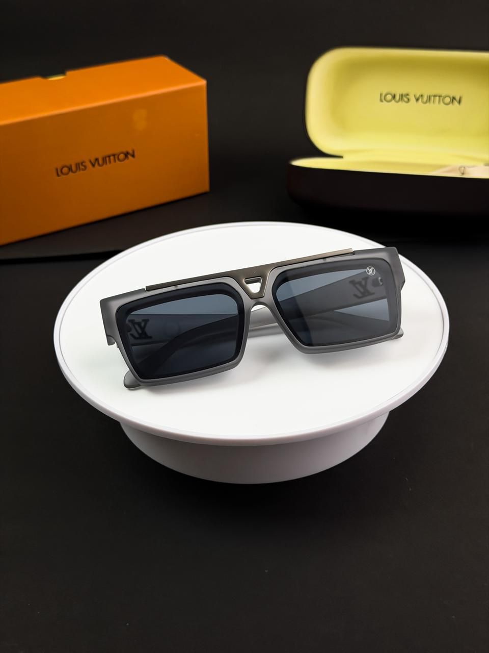 LOI__US SUNGLASS